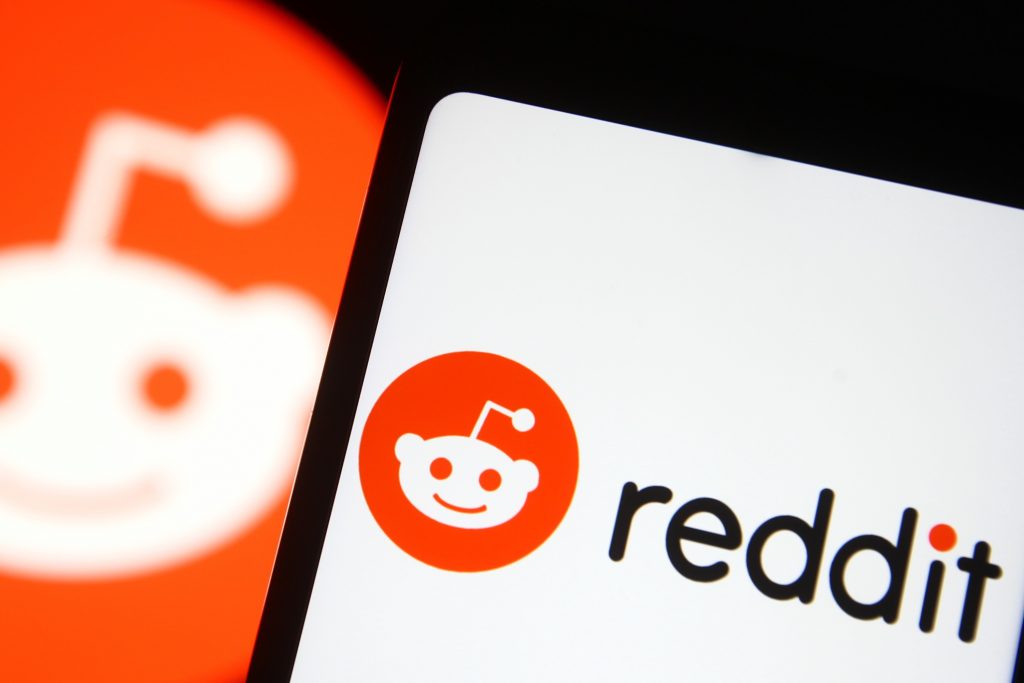 How to See Saved Posts on Reddit on Phone & PC