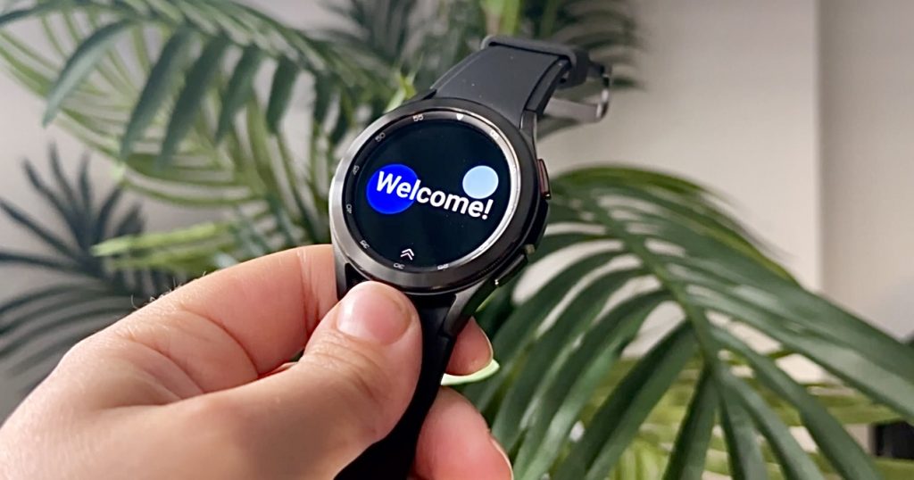 How to Turn On Galaxy Watch
